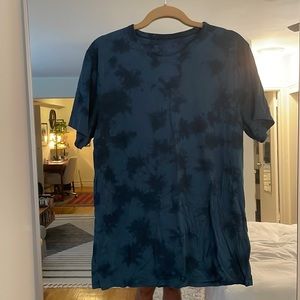 Lululemon mens blue tie dye shirt